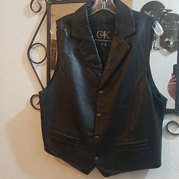 CLIK BY Suzie Fashions Jackets & Blazers - XL leather motorcycle vest